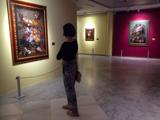 Visitantes-en-la-exposicion-temporal