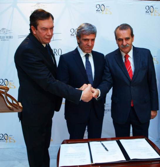 firma-del-convenio-03